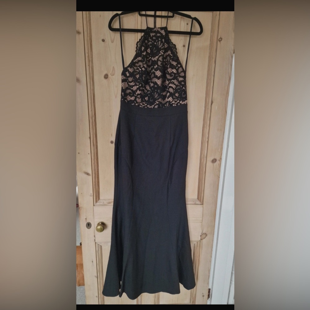 JARLO LONDON Elegant Black Lace Maxi Dress